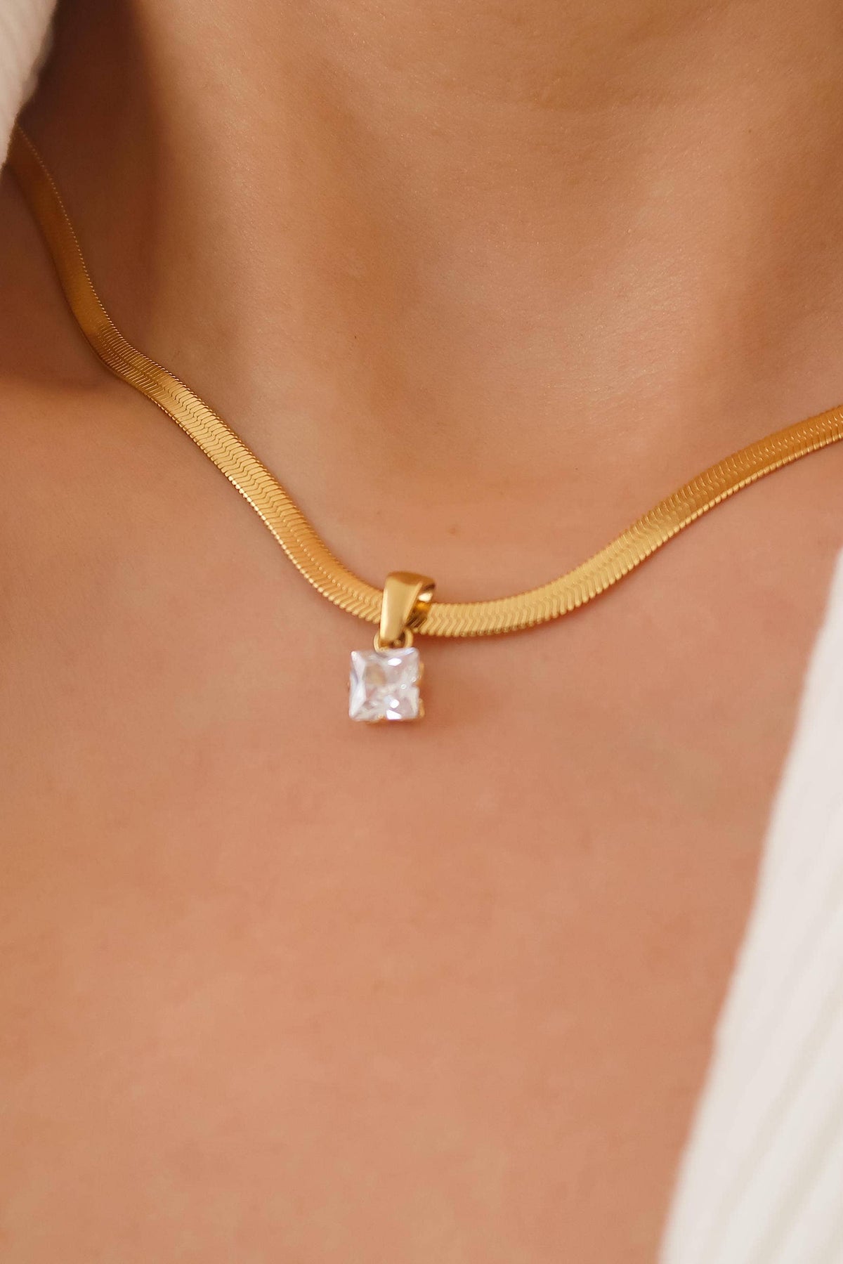 BLANC SNAKE CHAIN NECKLACE