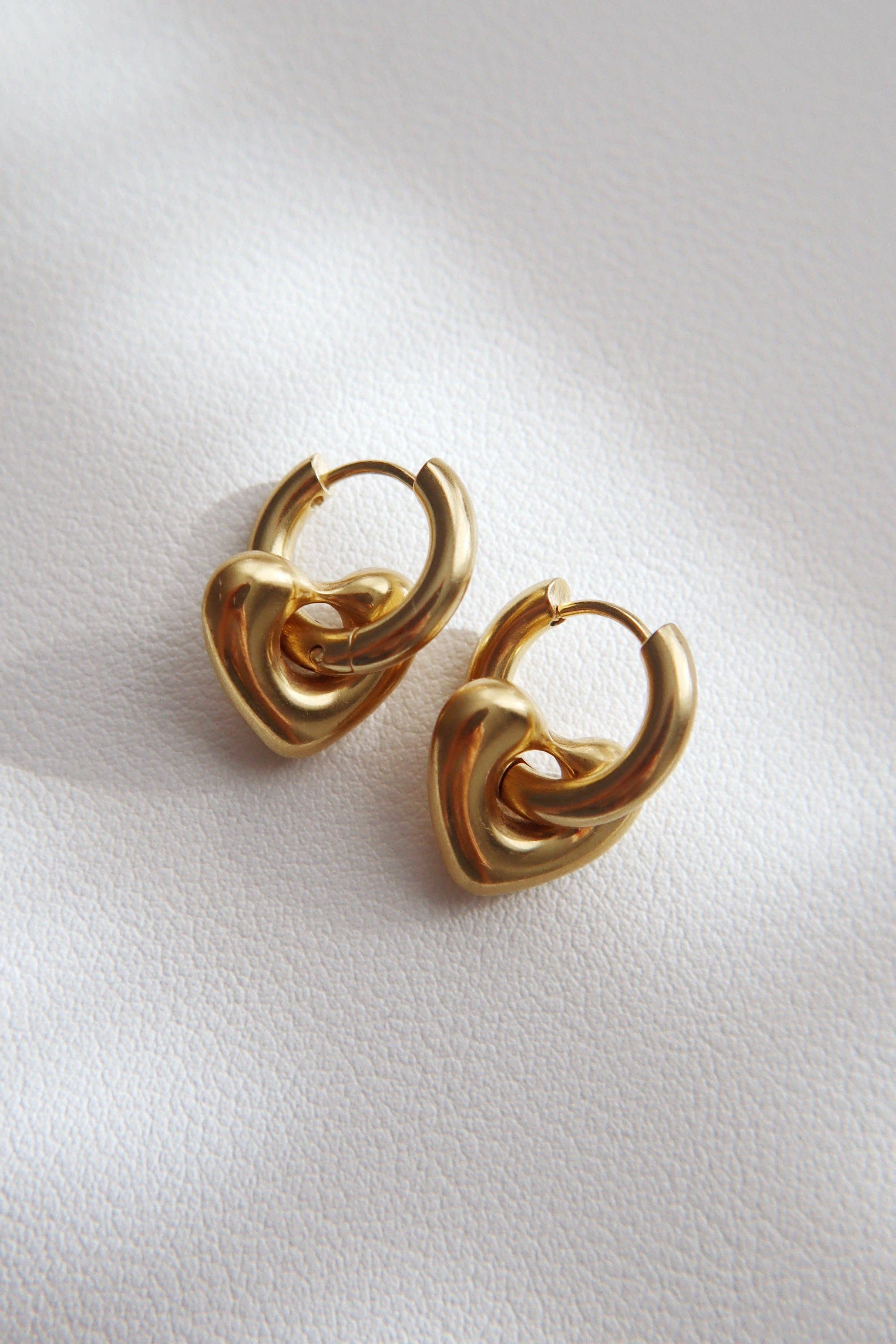 JESSA JEWELRY - PUFFY HEART HOOP EARRING