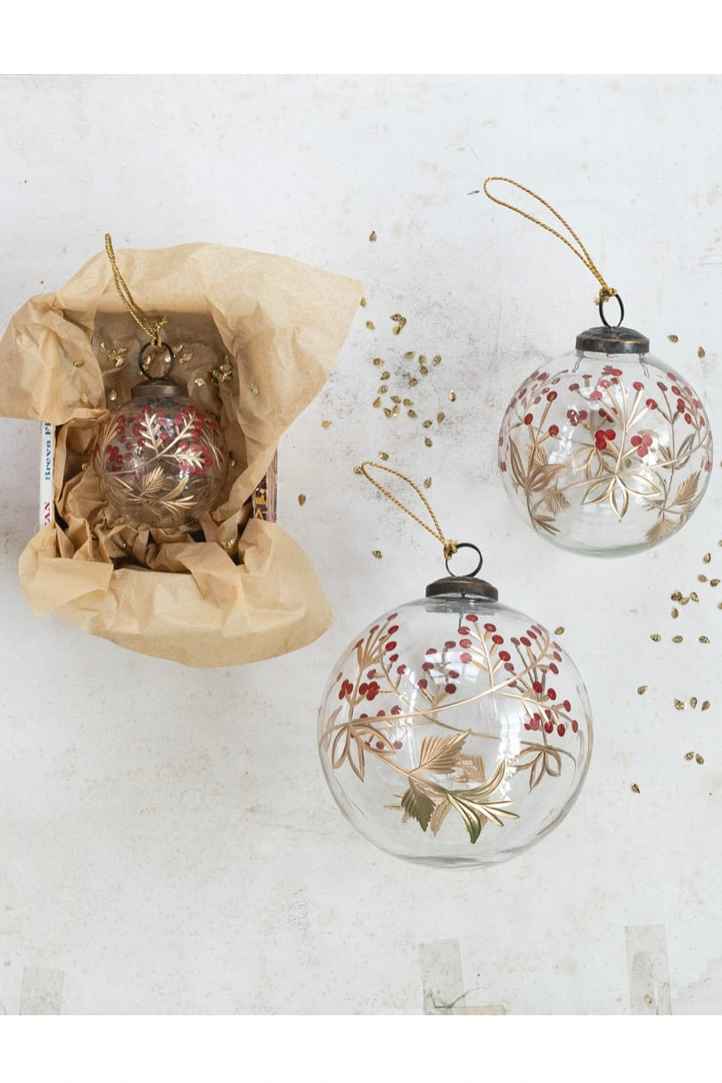 COTTAGE BERRY ORNAMENT