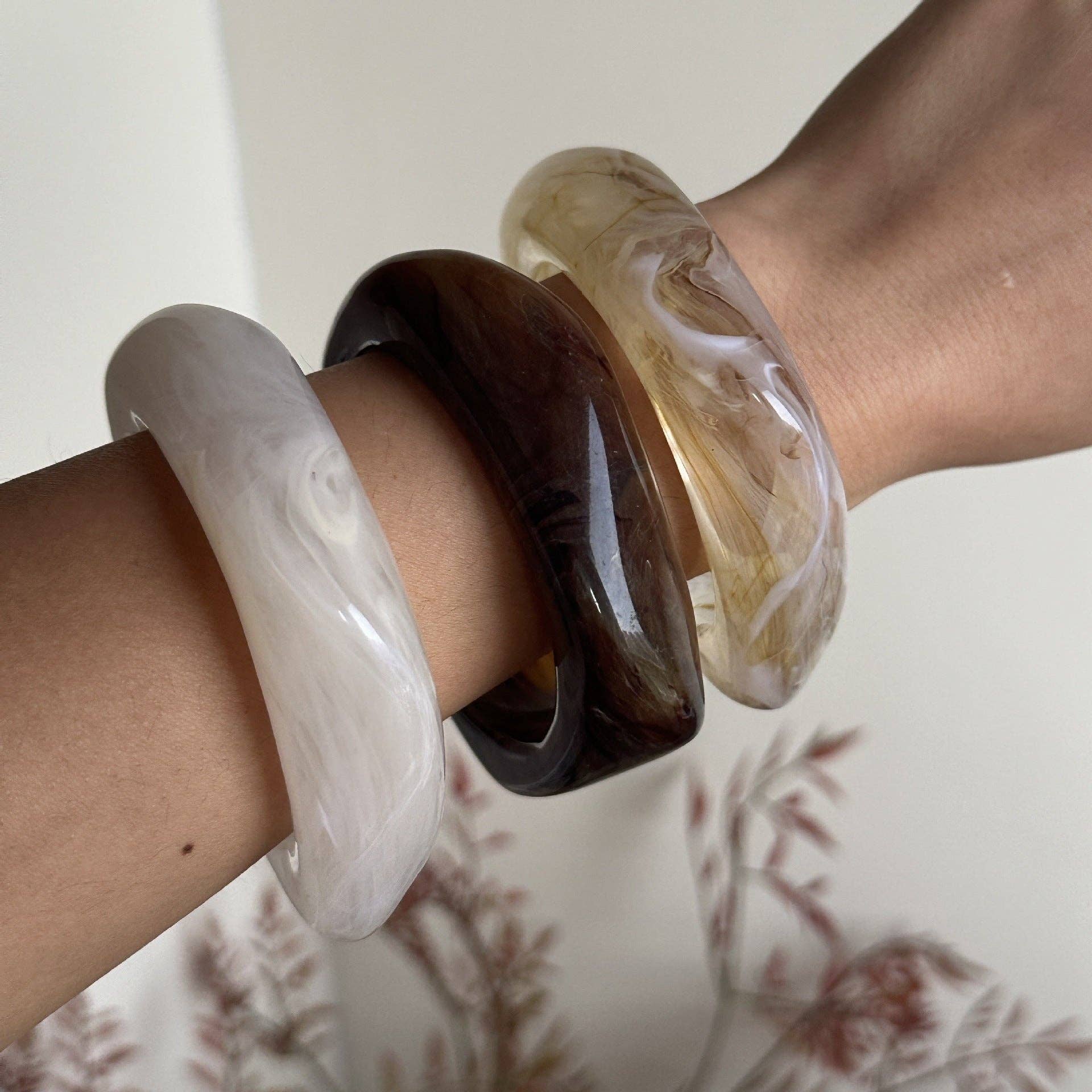 SEASHORE ACRYLIC BANGLE
