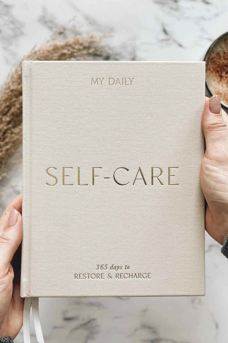 MY DAILY SELF-CARE REFLECTION AND GRATITUDE JOURNAL