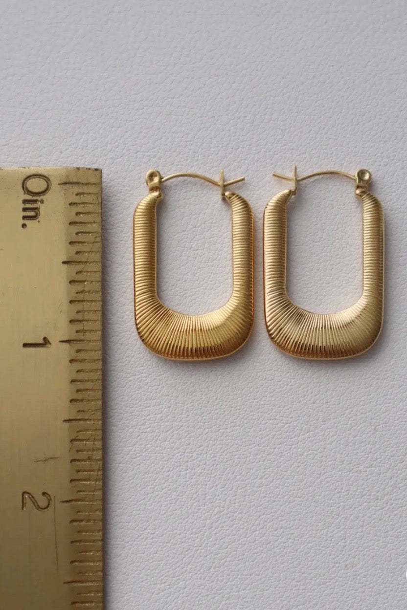 JESSA JEWELRY - LUNA HOOPS