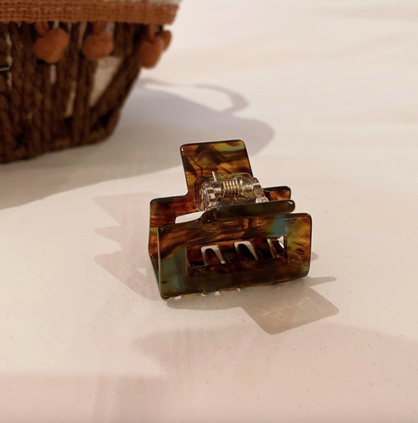 MINI CUTOUT CLAW CLIP