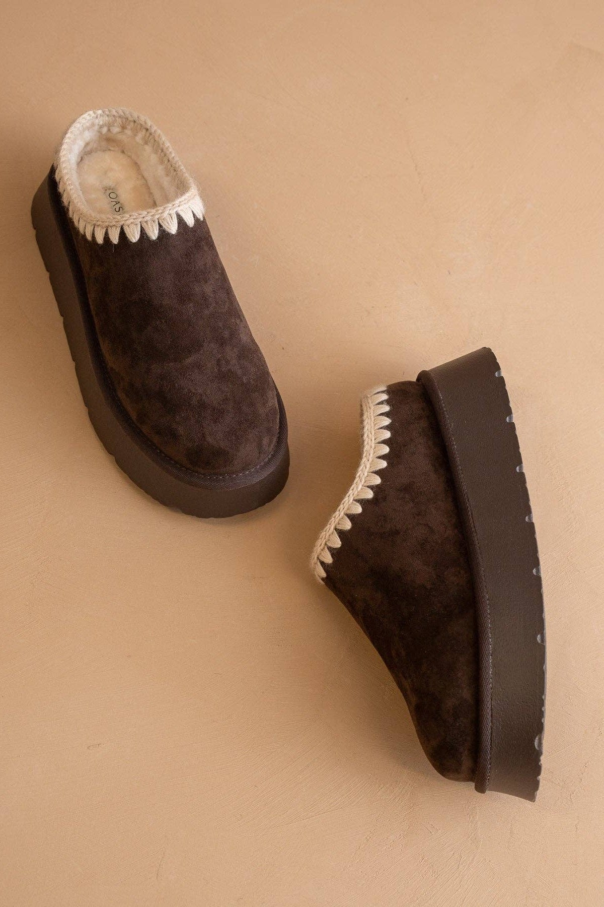 THE HEARTH CLOG