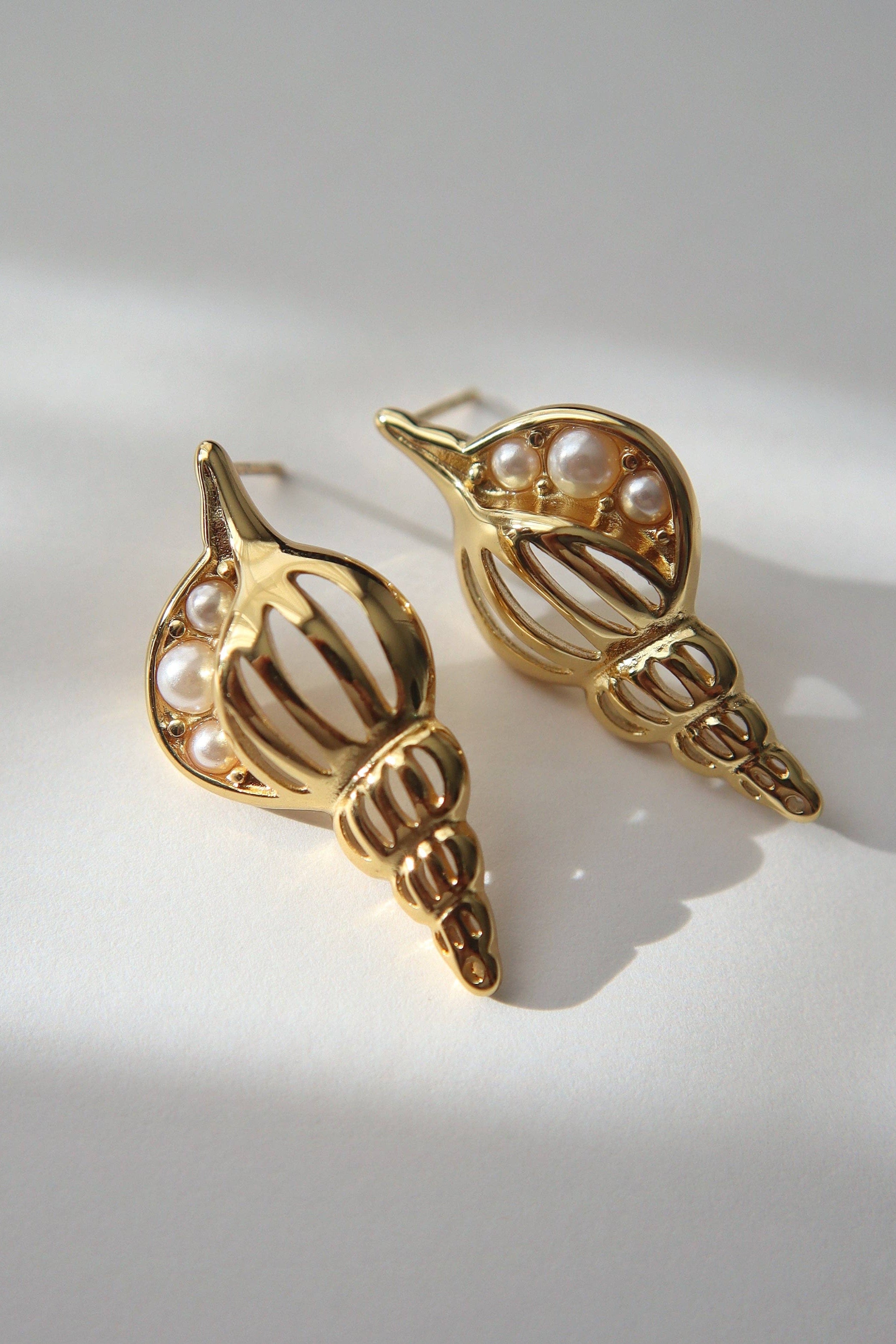 JESSA JEWELRY - PEARL CONCH SHELL EARRINGS