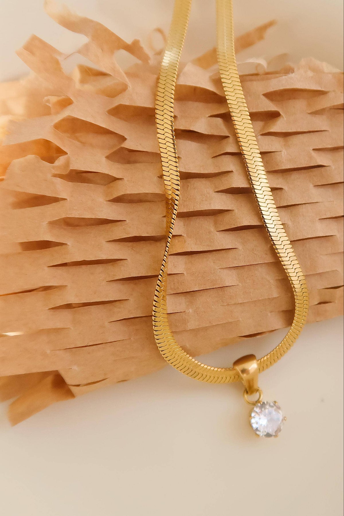 BLANC SNAKE CHAIN NECKLACE