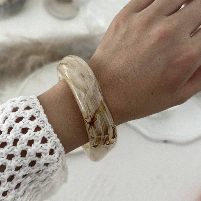 SEASHORE ACRYLIC BANGLE