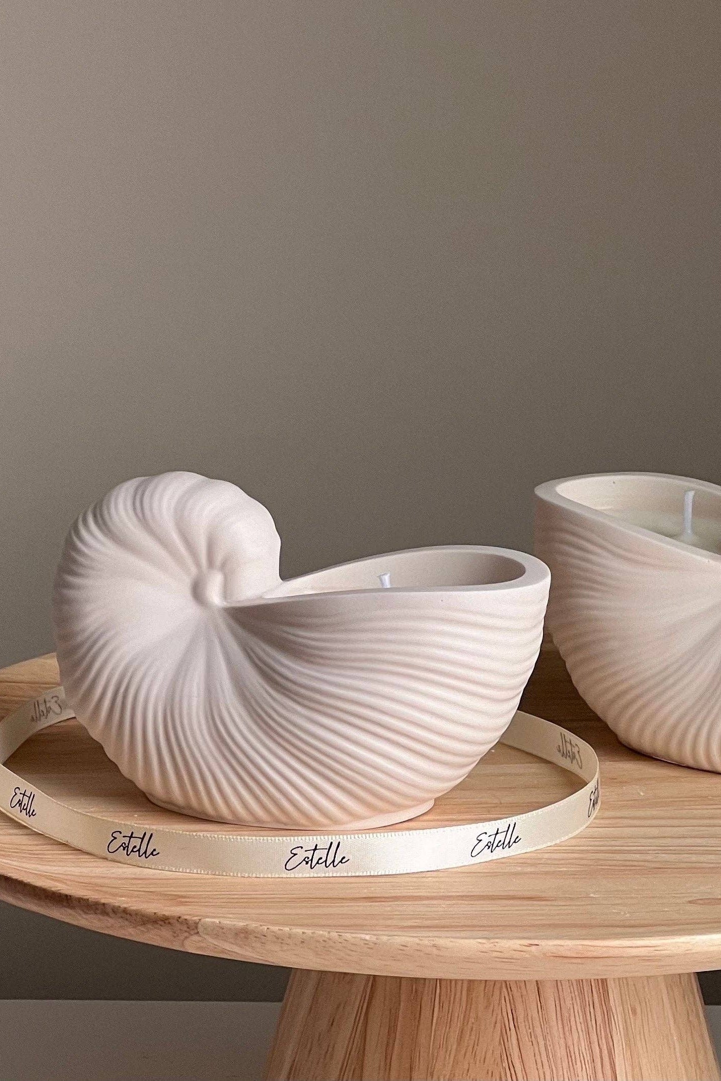 SEA SHELL CANDLE- VANILLA & CASHMERE