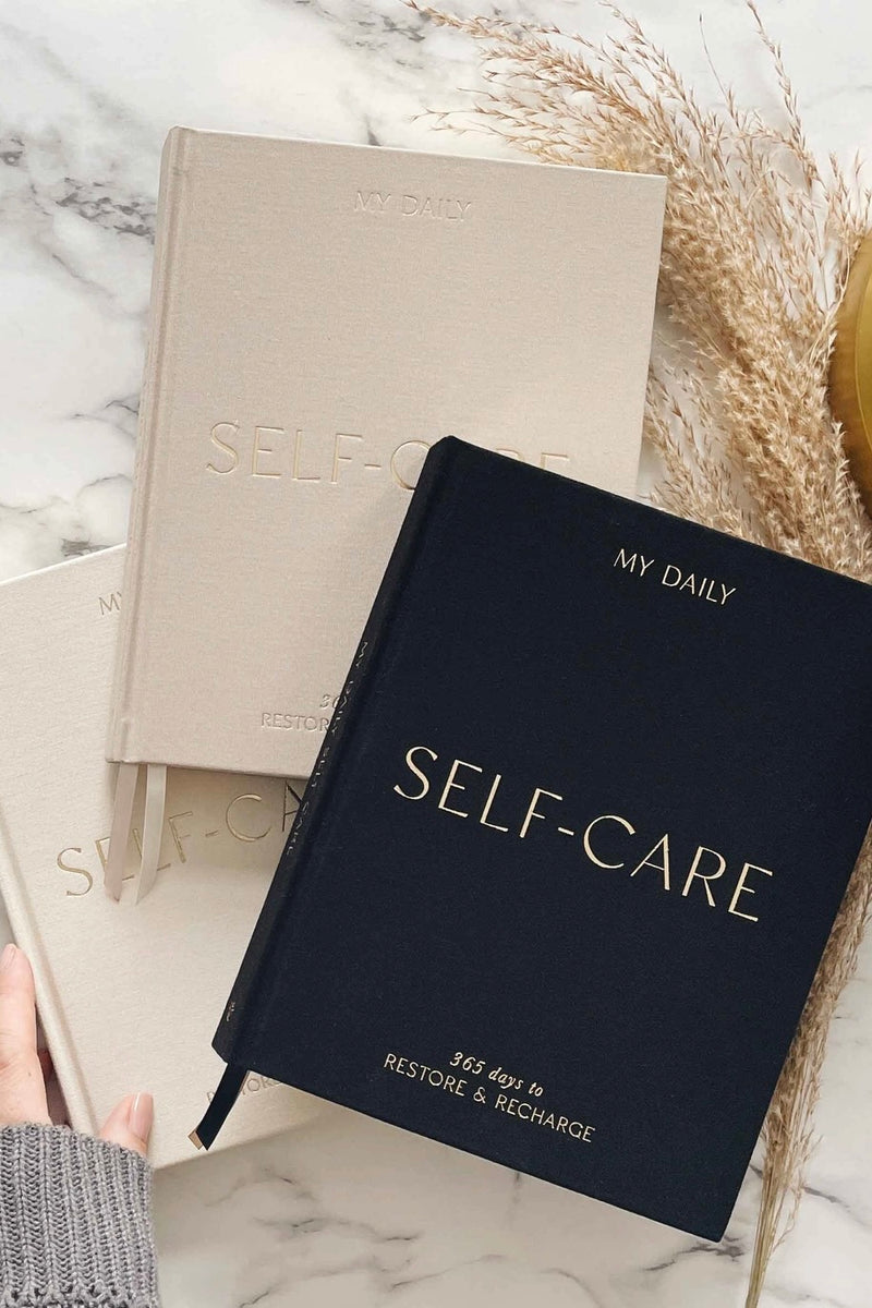 MY DAILY SELF-CARE REFLECTION AND GRATITUDE JOURNAL