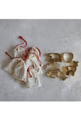 STAINLESS STEEL COOKIE CUTTERS IN PRINTED DRAWSTRING BAG