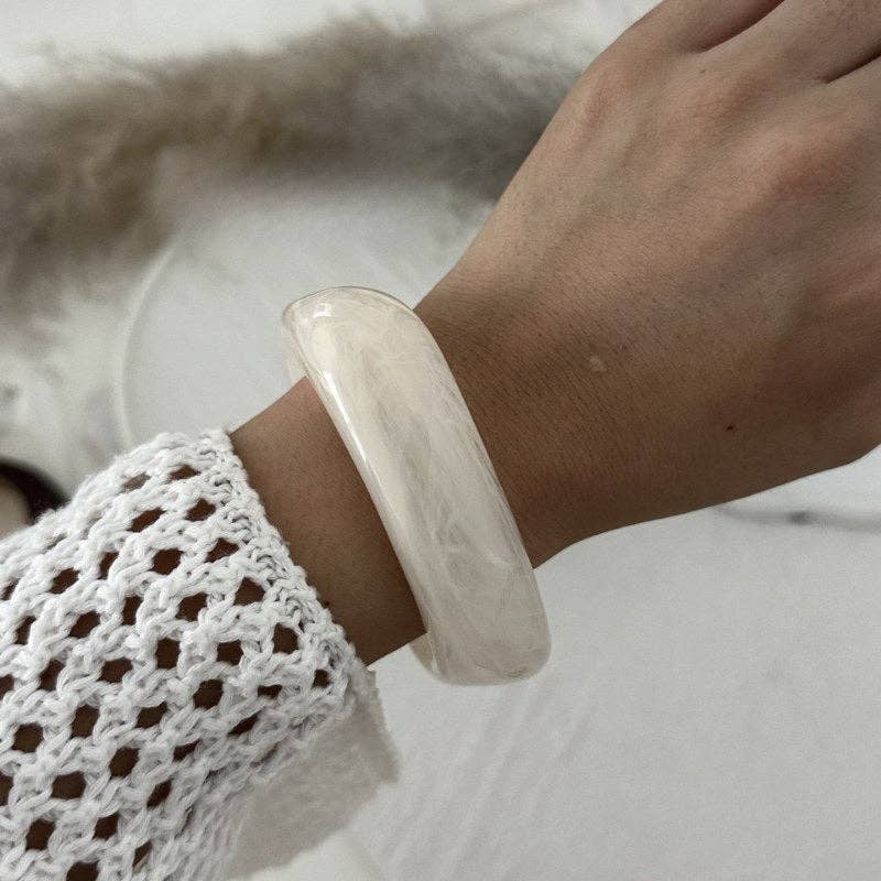 SEASHORE ACRYLIC BANGLE