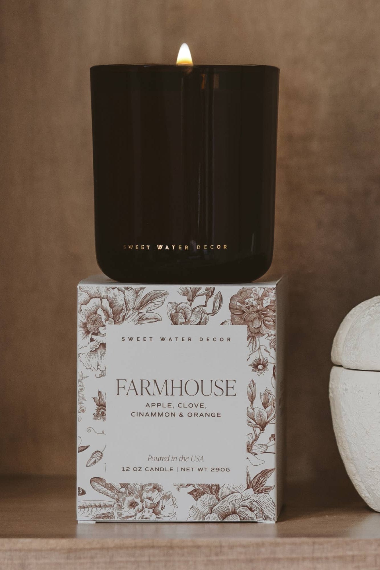 FARMHOUSE 12OZ SOY CANDLE
