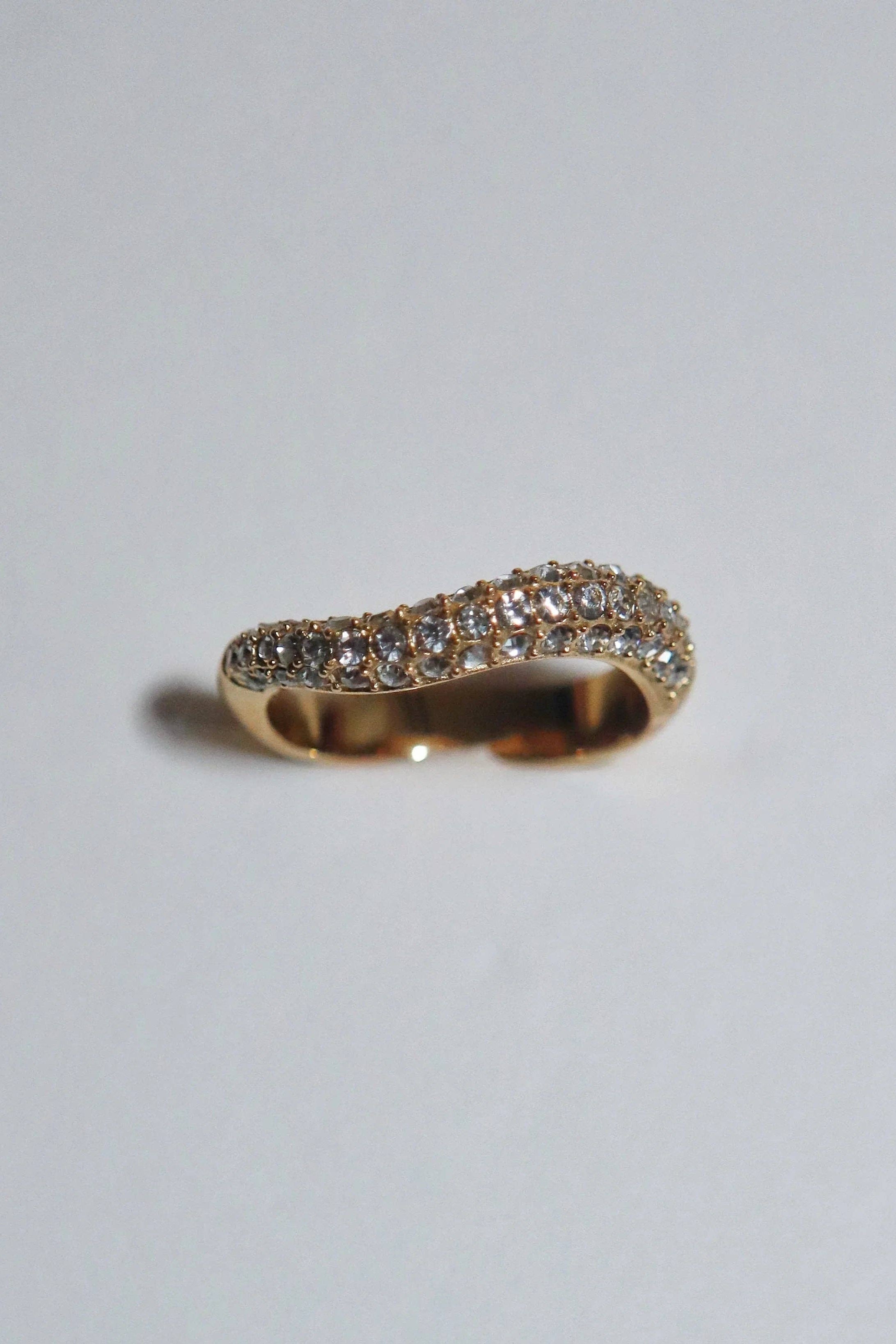 JESSA JEWELRY - WAVY PAVE RING