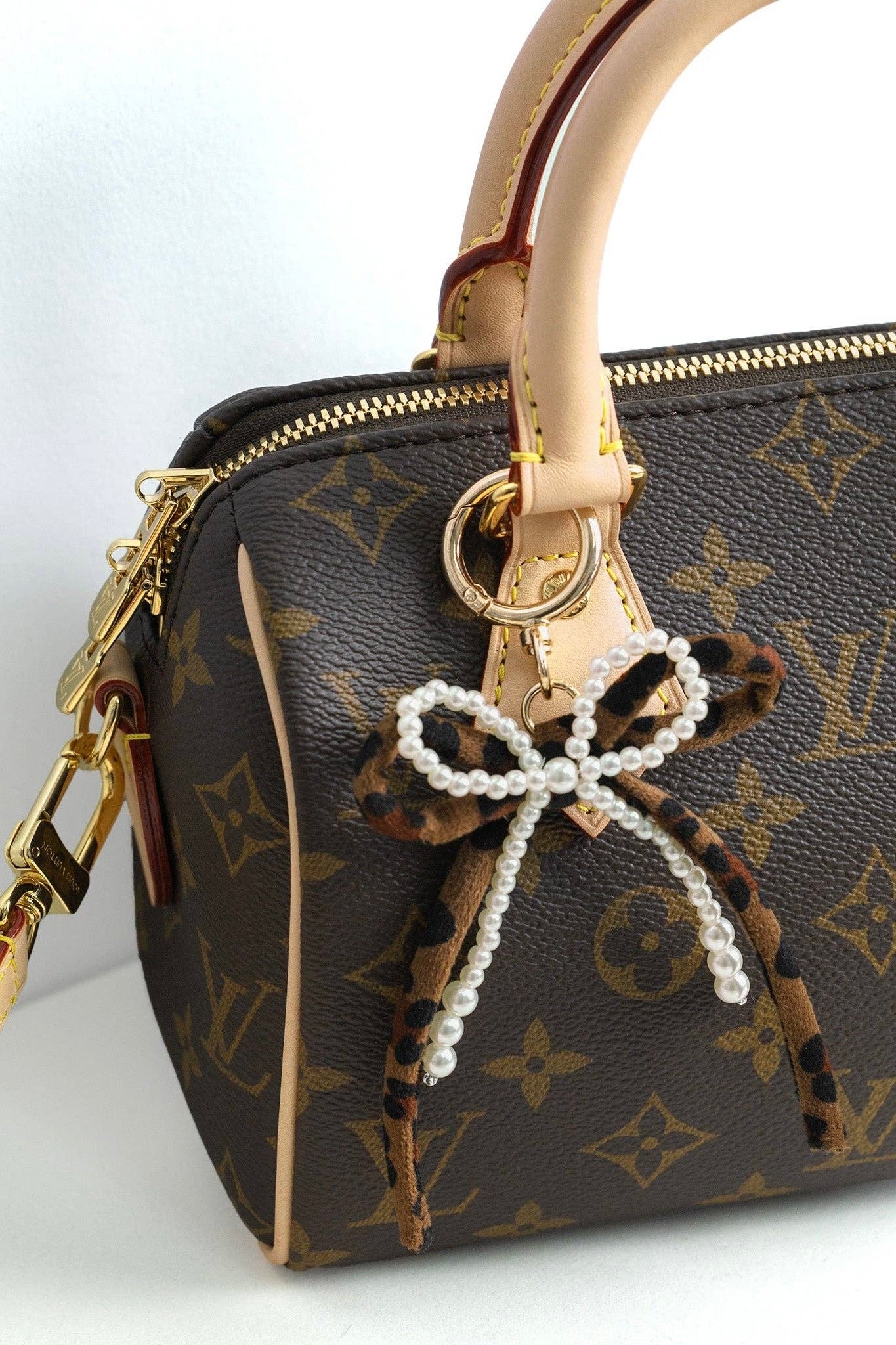 LEOPARD LUXE BAGE CHARM