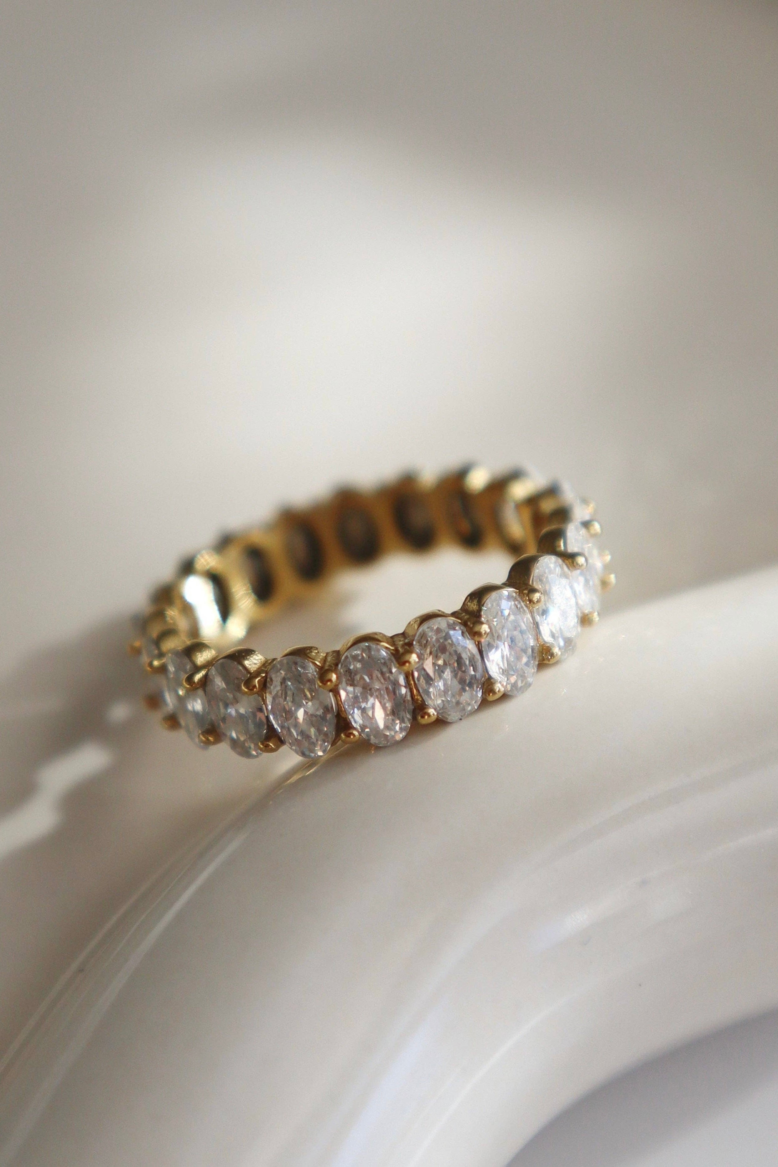 JESSA JEWELRY - OVAL ETERNITY RING