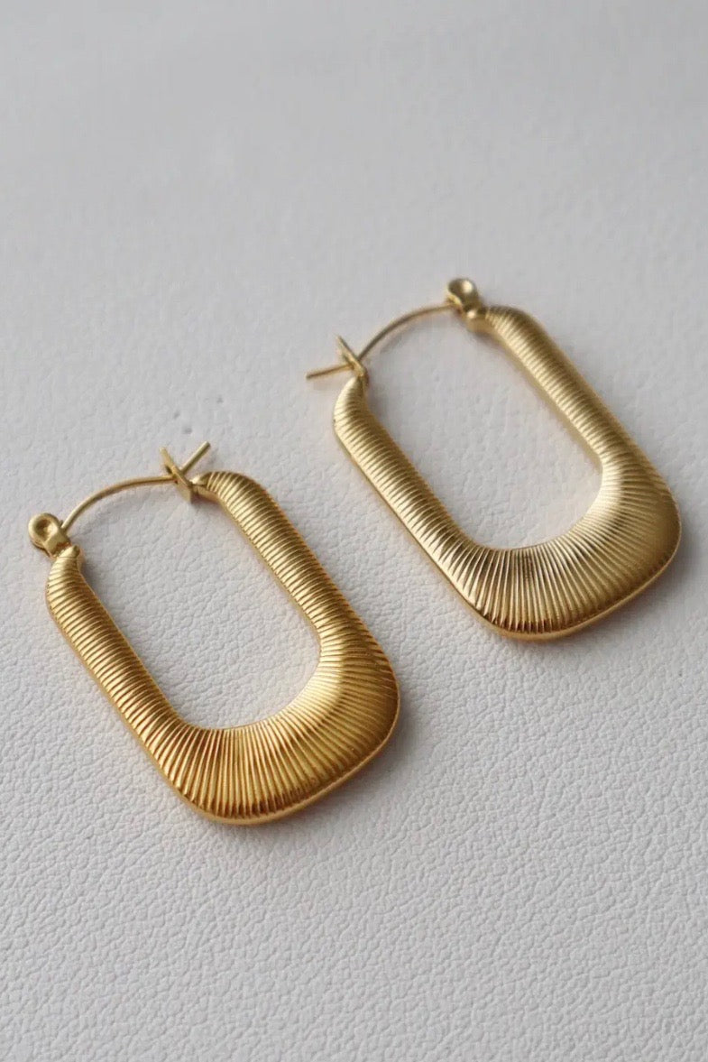 JESSA JEWELRY - LUNA HOOPS