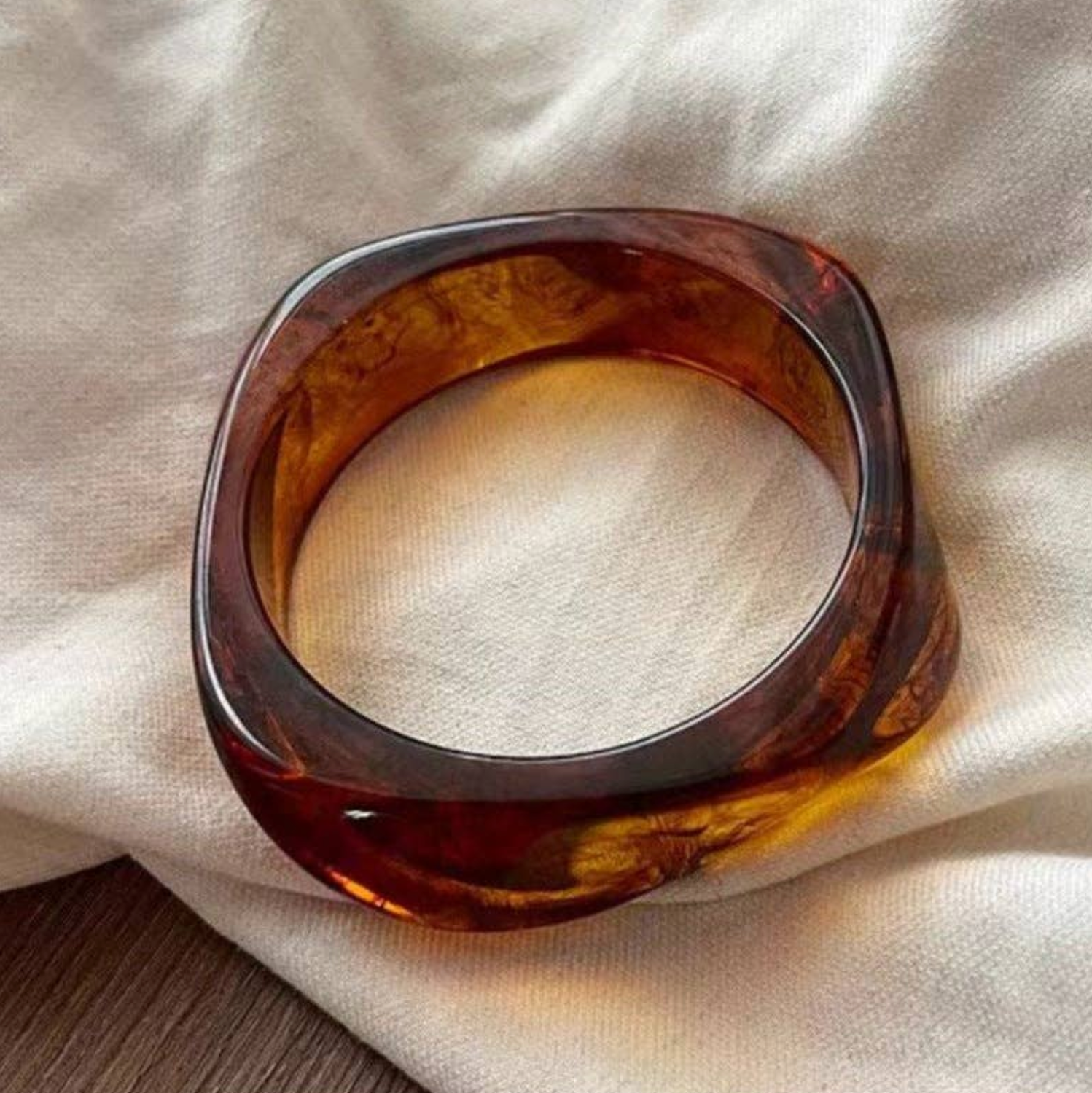 SEASHORE ACRYLIC BANGLE
