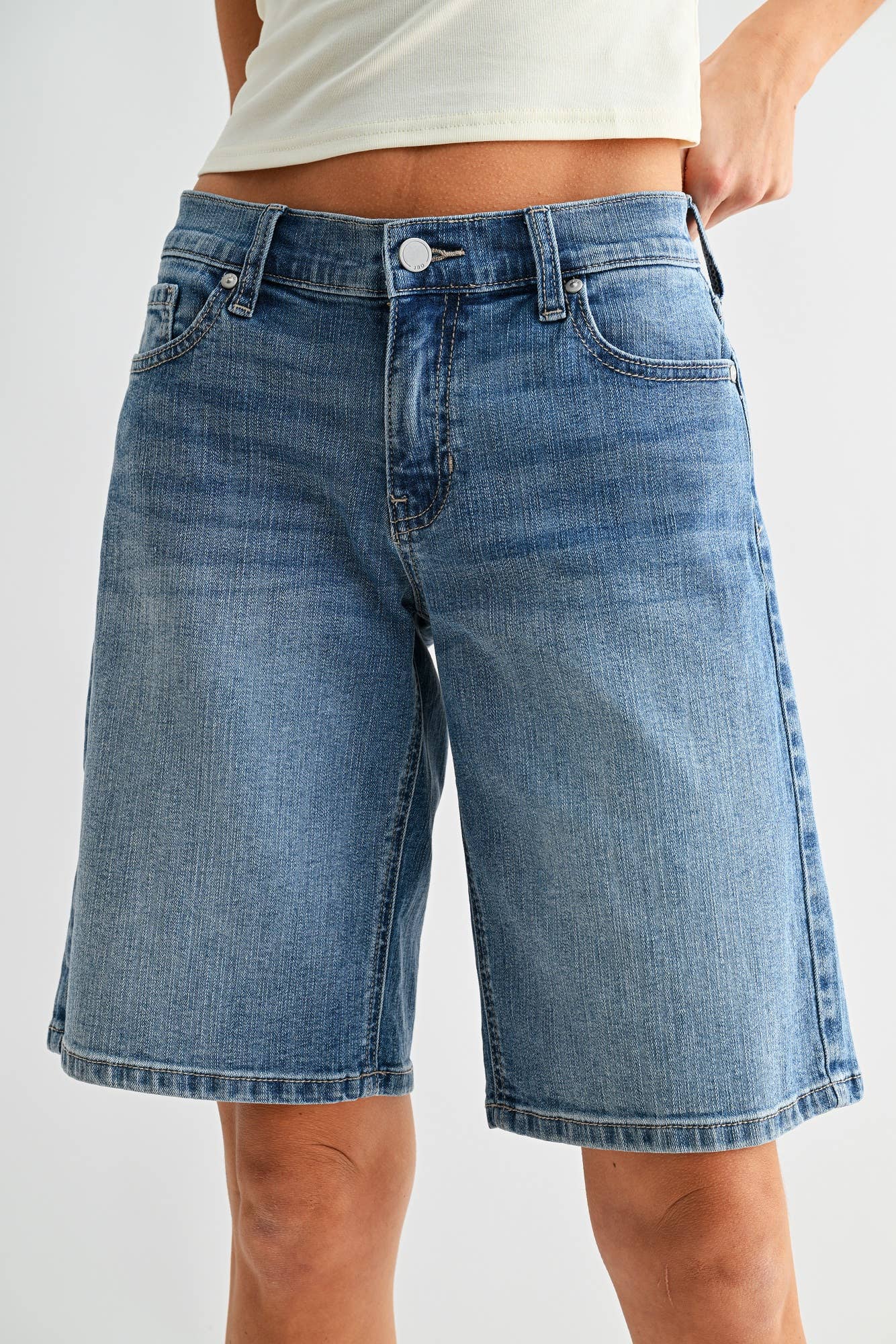 LOW RISE CLASSIC JORT