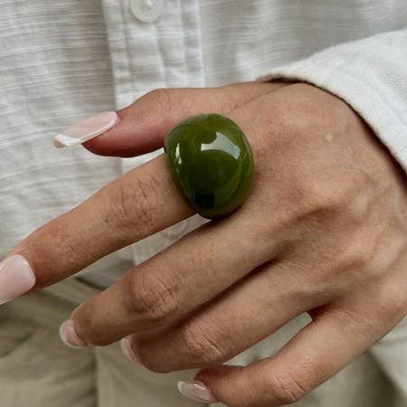 CHUNKY ACRYLIC RING