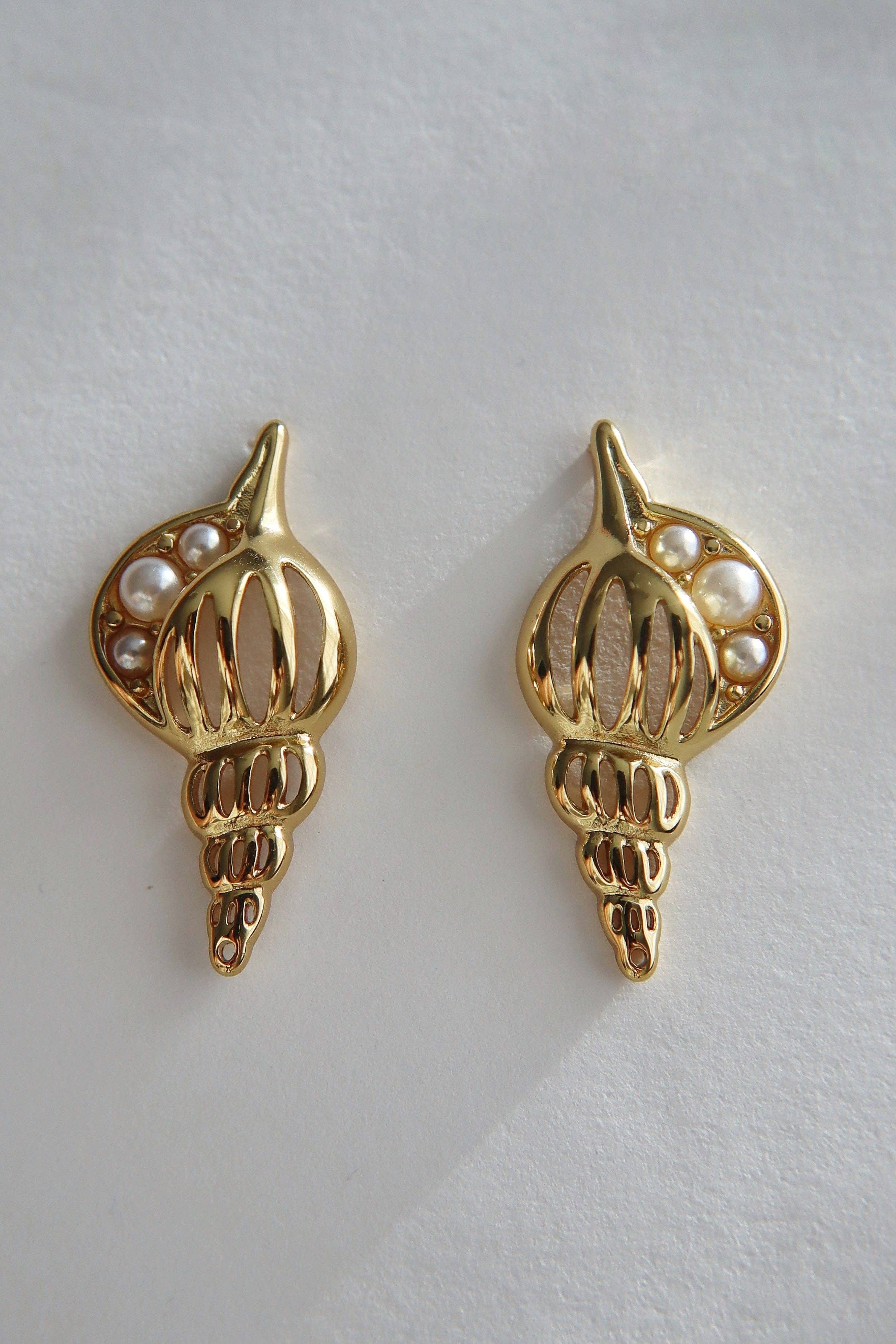 JESSA JEWELRY  - PEARL CONCH SHELL EARRINGS