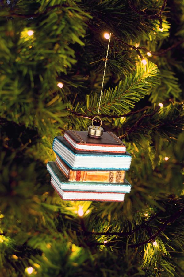 STACK OF BOOKS ORNAMENT