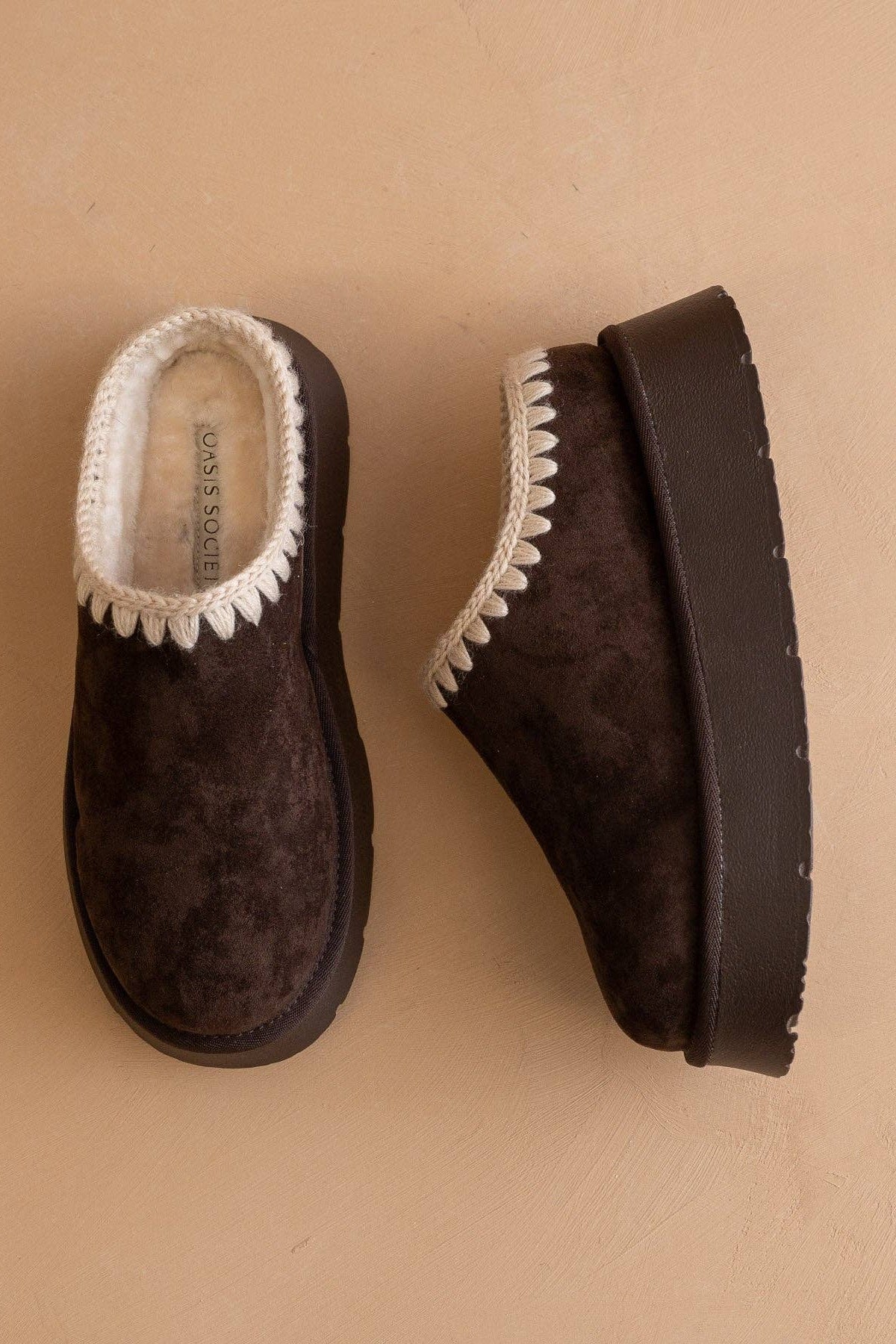 THE HEARTH CLOG
