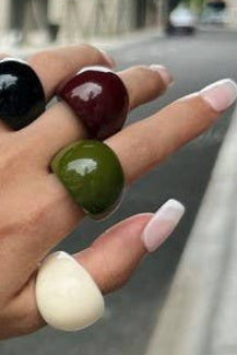 CHUNKY ACRYLIC RING
