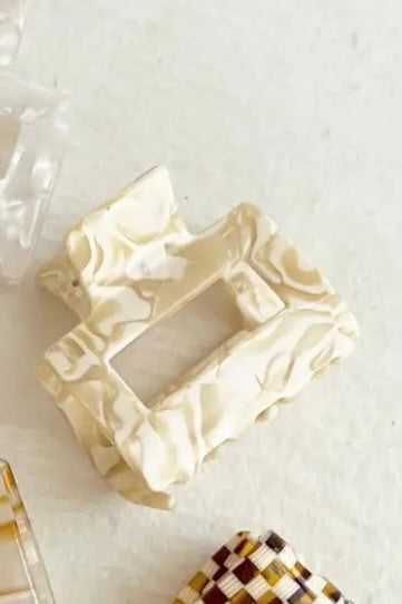 MINI CUTOUT CLAW CLIP