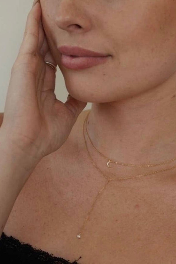 MAY MARTIN - DAINTY PEARL LARIAT NECKLACE