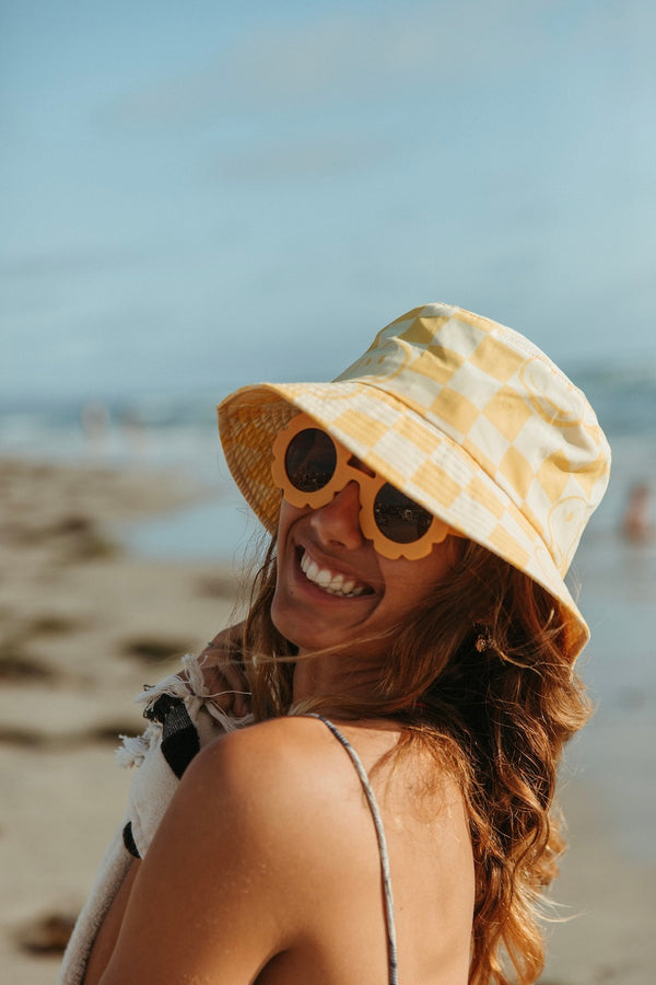 SEAESTA SURF X ROB MACHADO SURFBOARDS GOLDEN SMILE BUCKET HAT